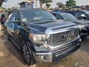 Toyota Sequoia Platinum 4dr SUV (5.7L 8cyl 6A) 2015 Black
