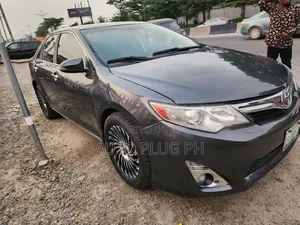 Toyota Camry LE 4dr Sedan w/Prod. End 11/13 (2.5L 4cyl 6A) 2014 Gray