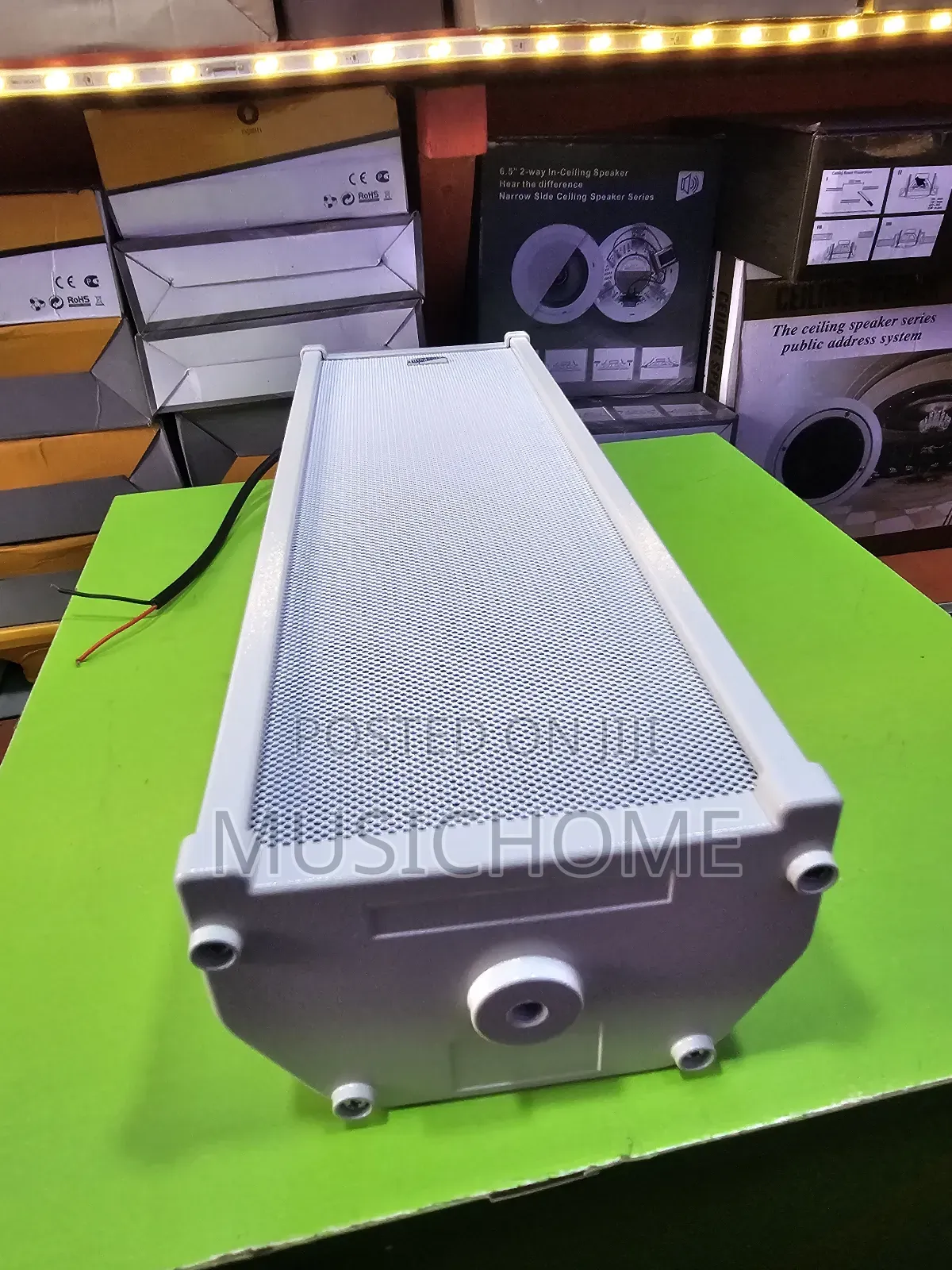 Pair Of Column White Speaker