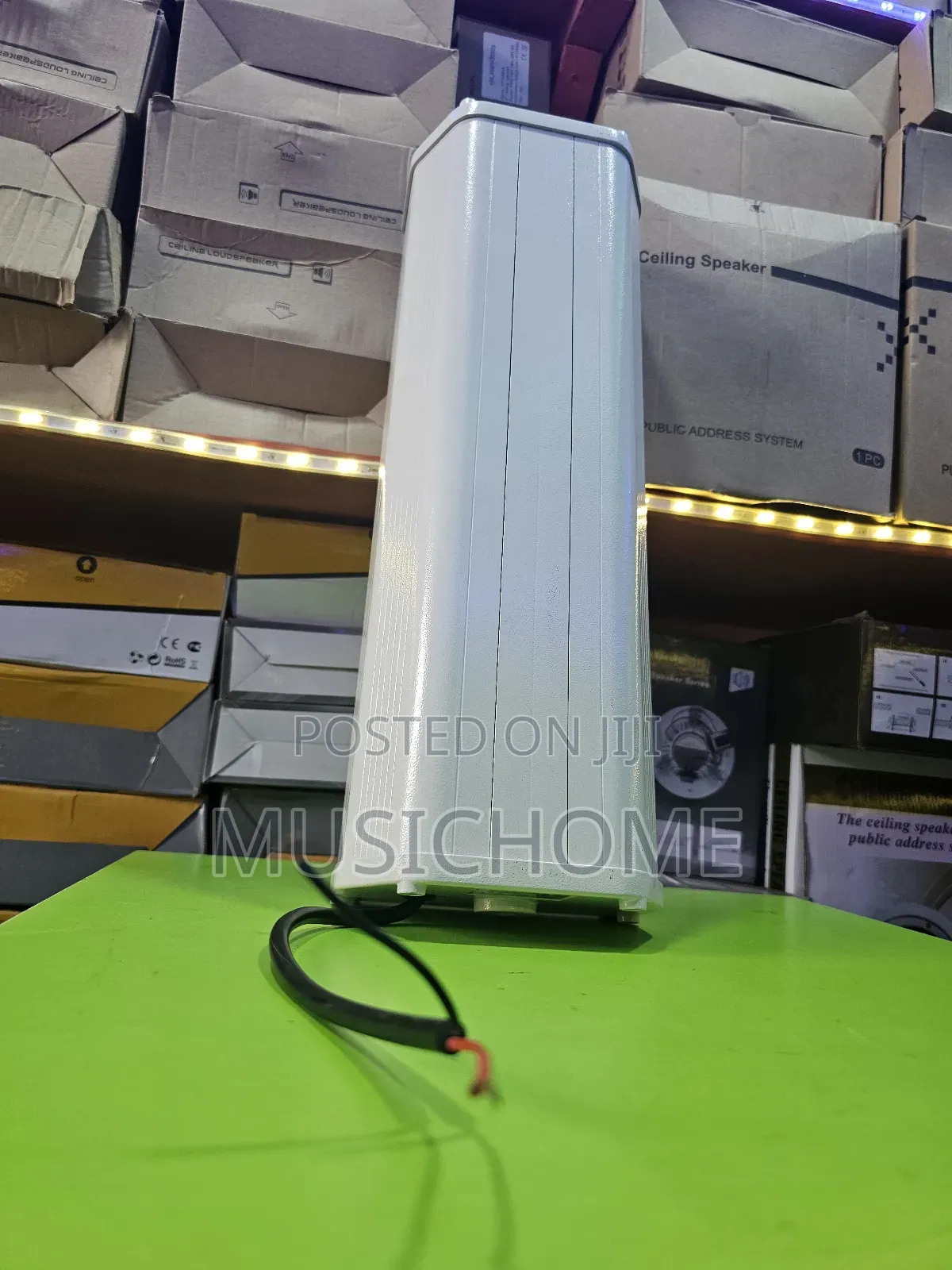 Pair Of Column White Speaker