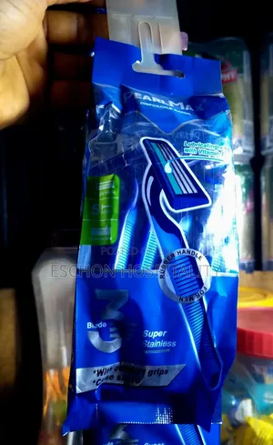 Pearlmax Triple Blade Disposable Razor for Men 5 in 1