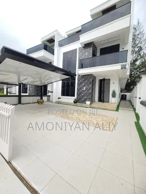 5bdrm Mansion in Lekki County Home for sale