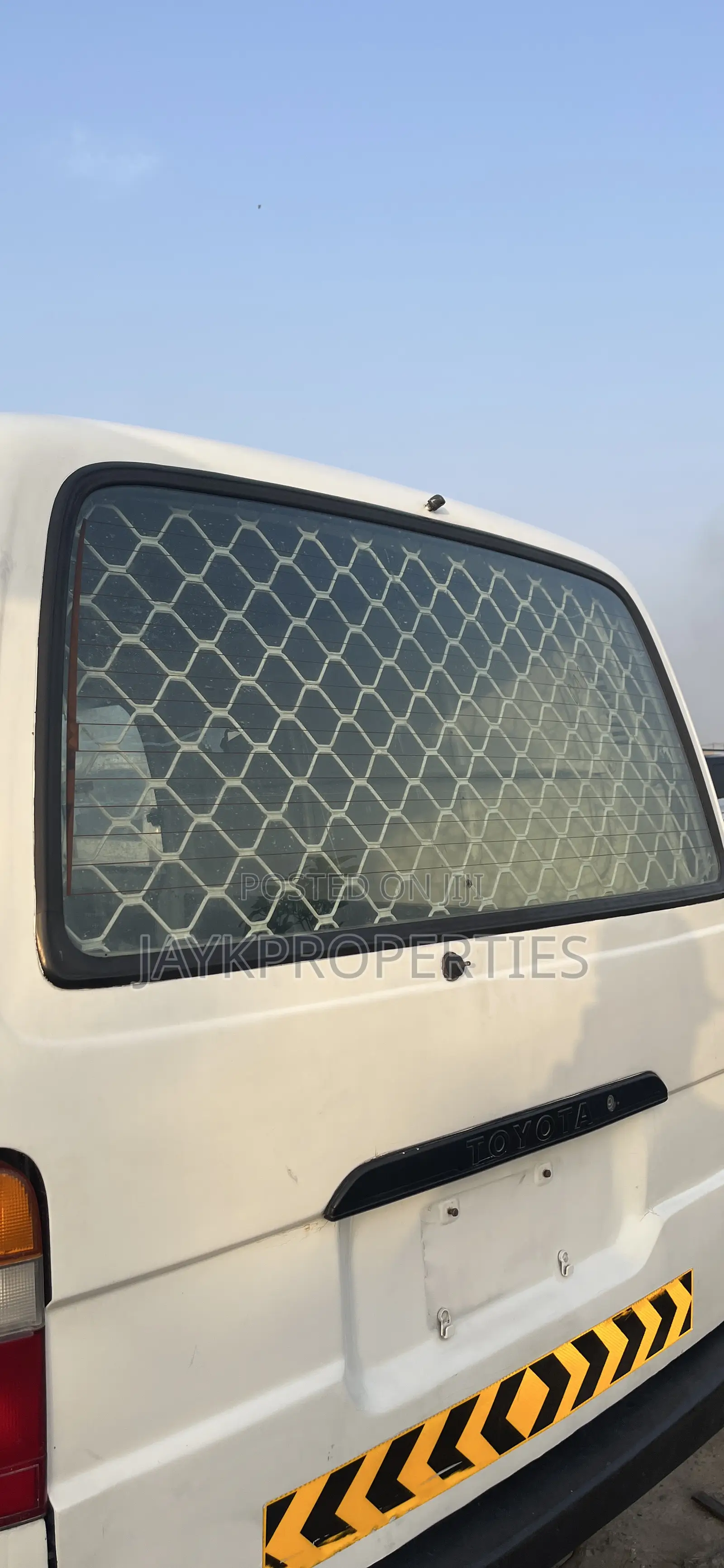 Toyota HiAce 2001 White