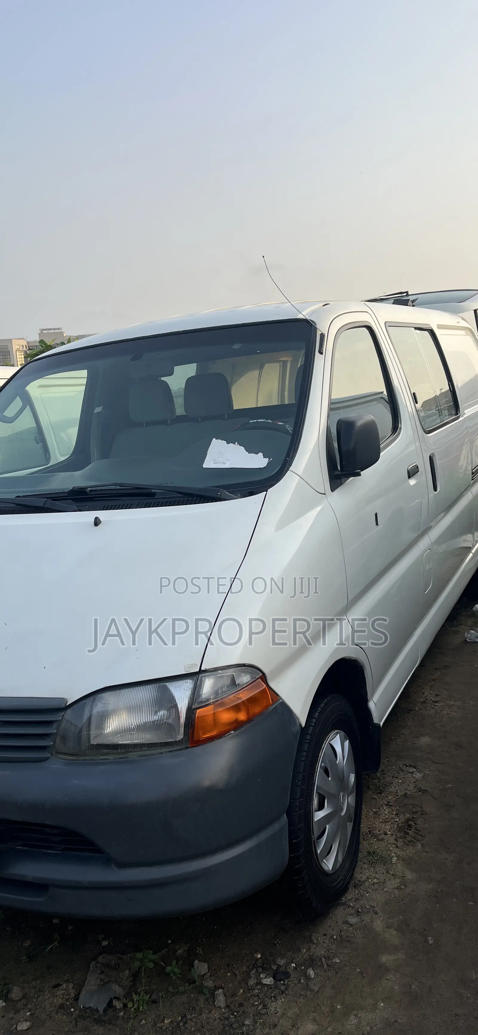 Toyota HiAce 2001 White