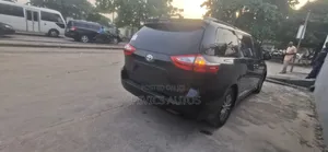 Toyota Sienna 2019 Black