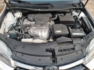 Toyota Camry SE 4dr Sedan (2.5L 4cyl 6A) 2015 White