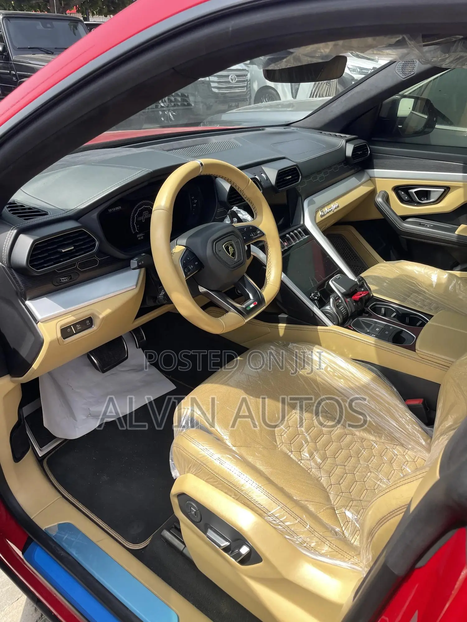 Lamborghini Urus Base 2021 Red