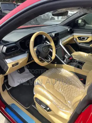 Lamborghini Urus Base 2021 Red
