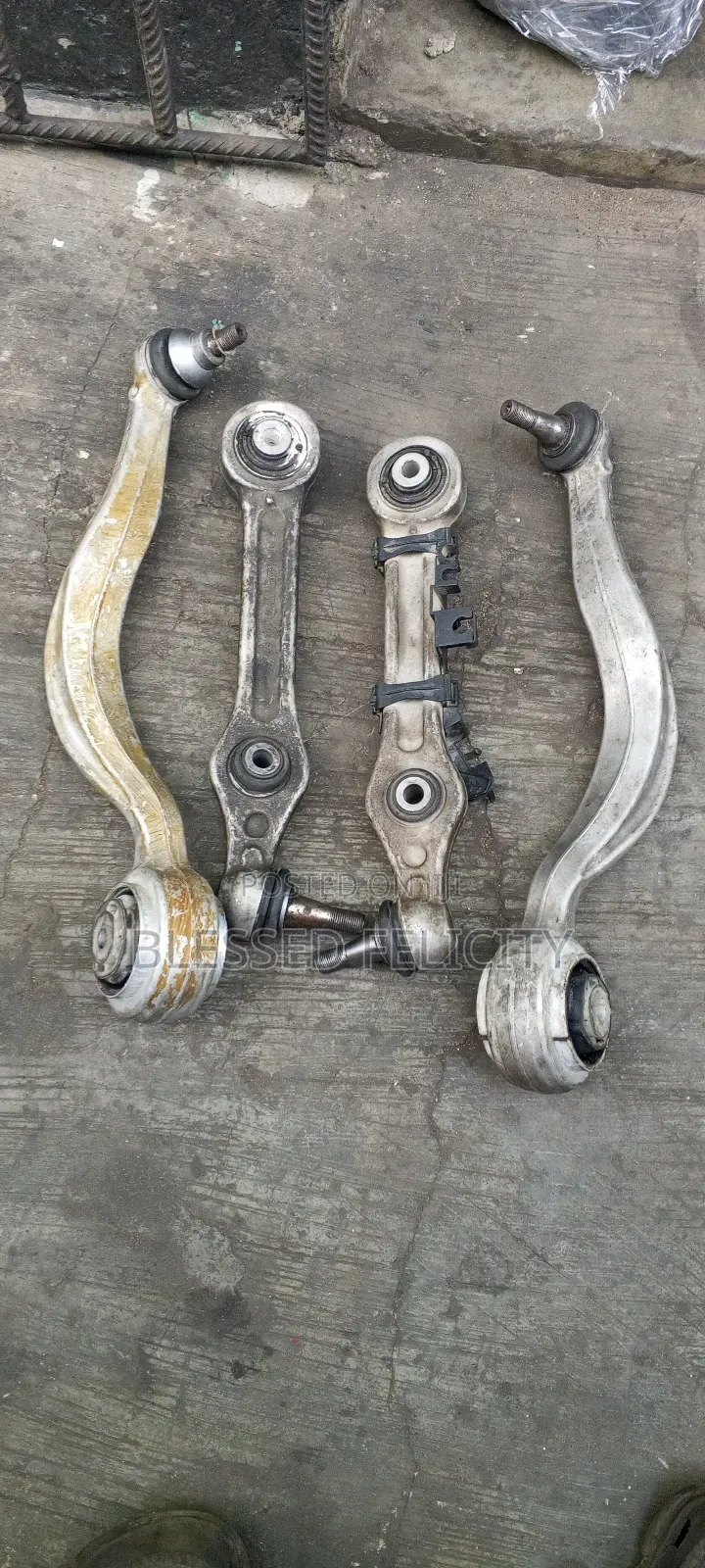 Lower Arm W205 4 Matic
