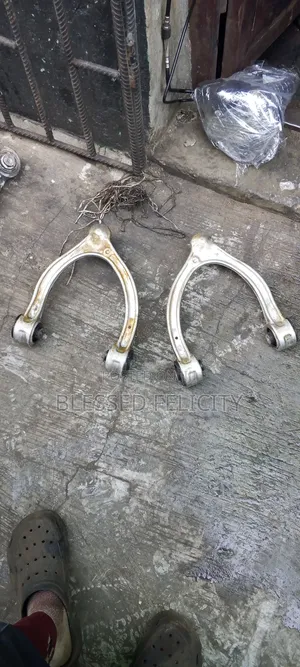 Upper Arms W205 4 Matic