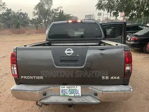 Nissan Frontier 2008 Gray