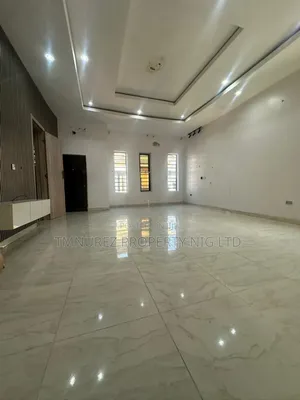 Studio Apartment in Orchild Road, Chevron for rent