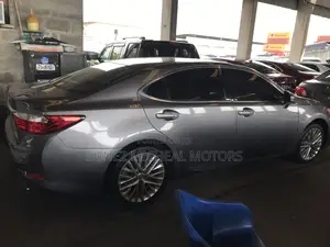 Lexus ES 2015 Gray