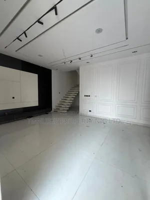 4bdrm Duplex in Chevron for rent