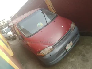 Toyota HiAce 2004 Red