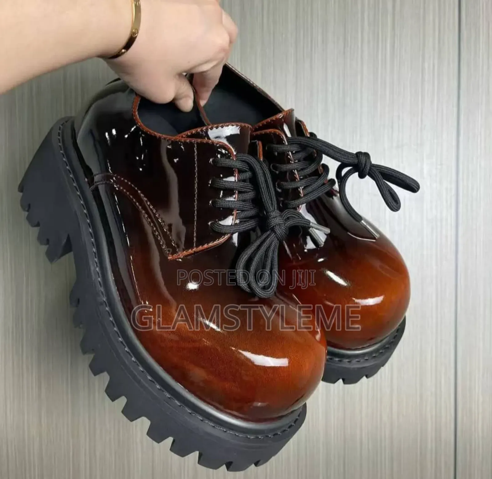 Low Cut Lace Up Boots