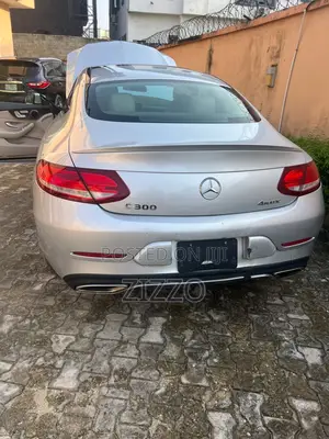 Mercedes-Benz C300 2017 Silver