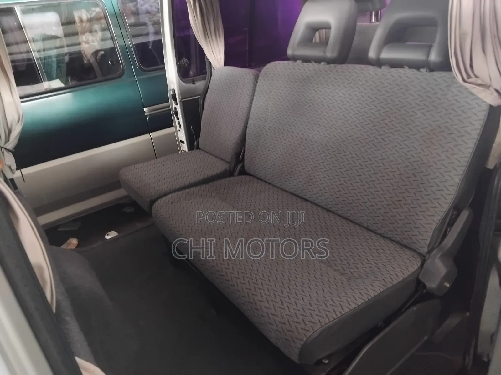 Mitsubishi L300 2005 Silver