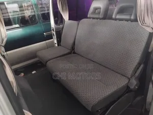 Mitsubishi L300 2005 Silver