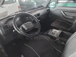 Mitsubishi L300 2005 Silver