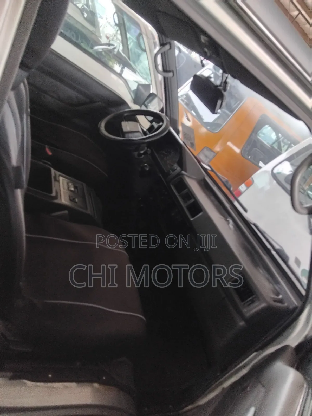 Mitsubishi L300 2005 Silver