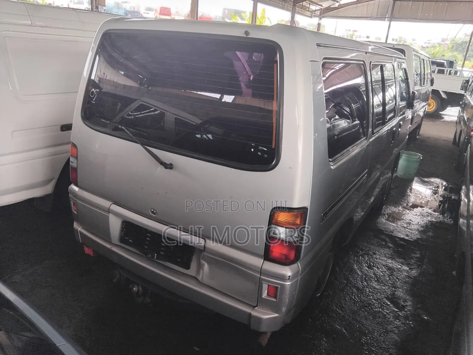 Mitsubishi L300 2005 Silver