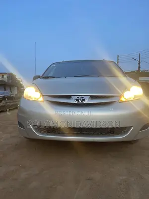 Toyota Sienna 2007 Gold