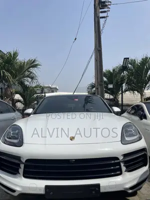 Porsche Cayenne S 2021 White