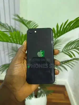 Apple iPhone SE (2020) 64 GB Black