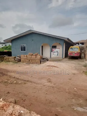 3bdrm Block of Flats in Benin City for sale