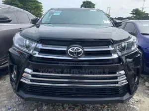 Toyota Highlander XLE 4x4 V6 (3.5L 6cyl 8A) 2017 Black