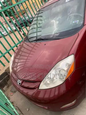 Toyota Sienna XLE 7 Passenger 2010 Burgundy