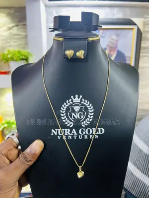 Women Necklace With Earrings and Pendant
