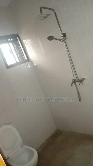 2bdrm Apartment in Ashaka Elebu, Akala Express for rent