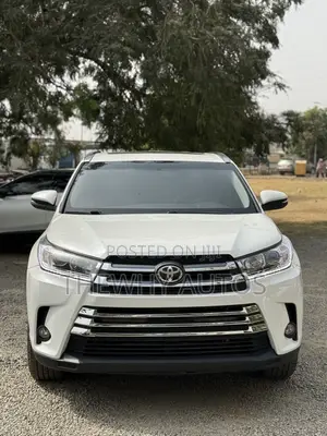 Toyota Highlander XLE V6 4x2 (3.5L 6cyl 6A) 2016 White