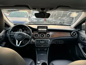 Mercedes-Benz GLA-Class GLA250 4MATIC 4dr SUV AWD (2.0L 4cyl Turbo 7AM)