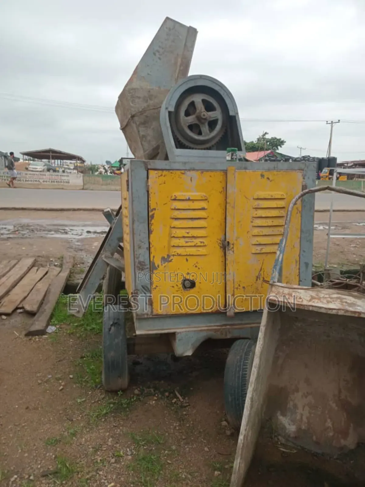 Crane (Hoist) Concrete Mixer