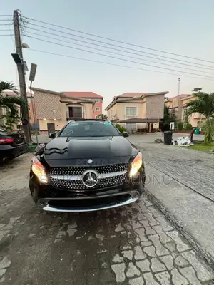Mercedes-Benz GLA 250 2017 Black