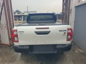Toyota Hilux 2024 White