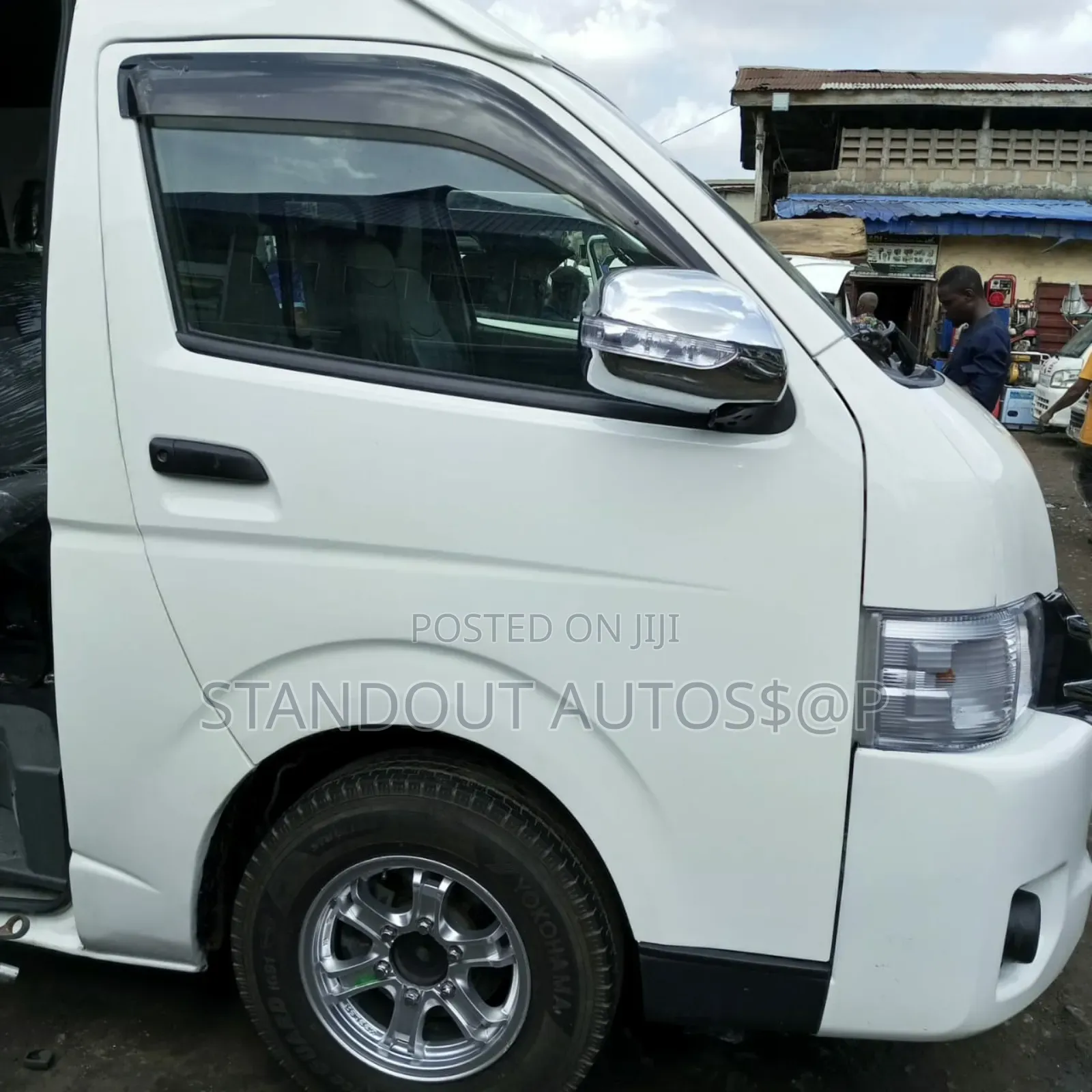 Toyota HiAce 2018 White