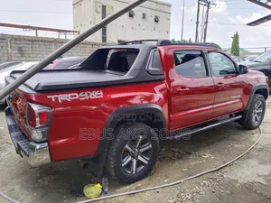 Toyota Tacoma 2022 Red