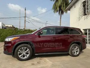 Toyota Highlander XLE 4dr SUV (3.5L 6cyl 6A) 2014 Burgundy
