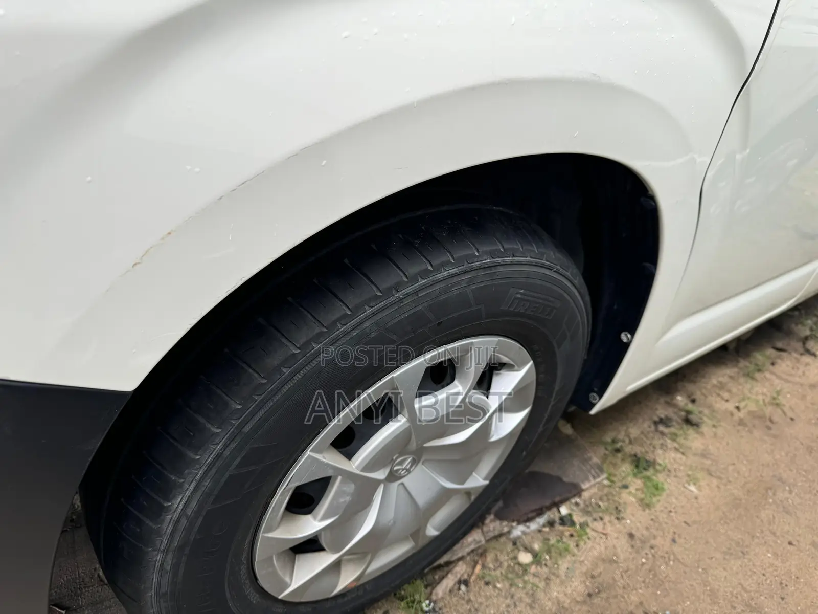 Toyota HiAce 2021 White