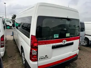 Toyota HiAce 2021 White