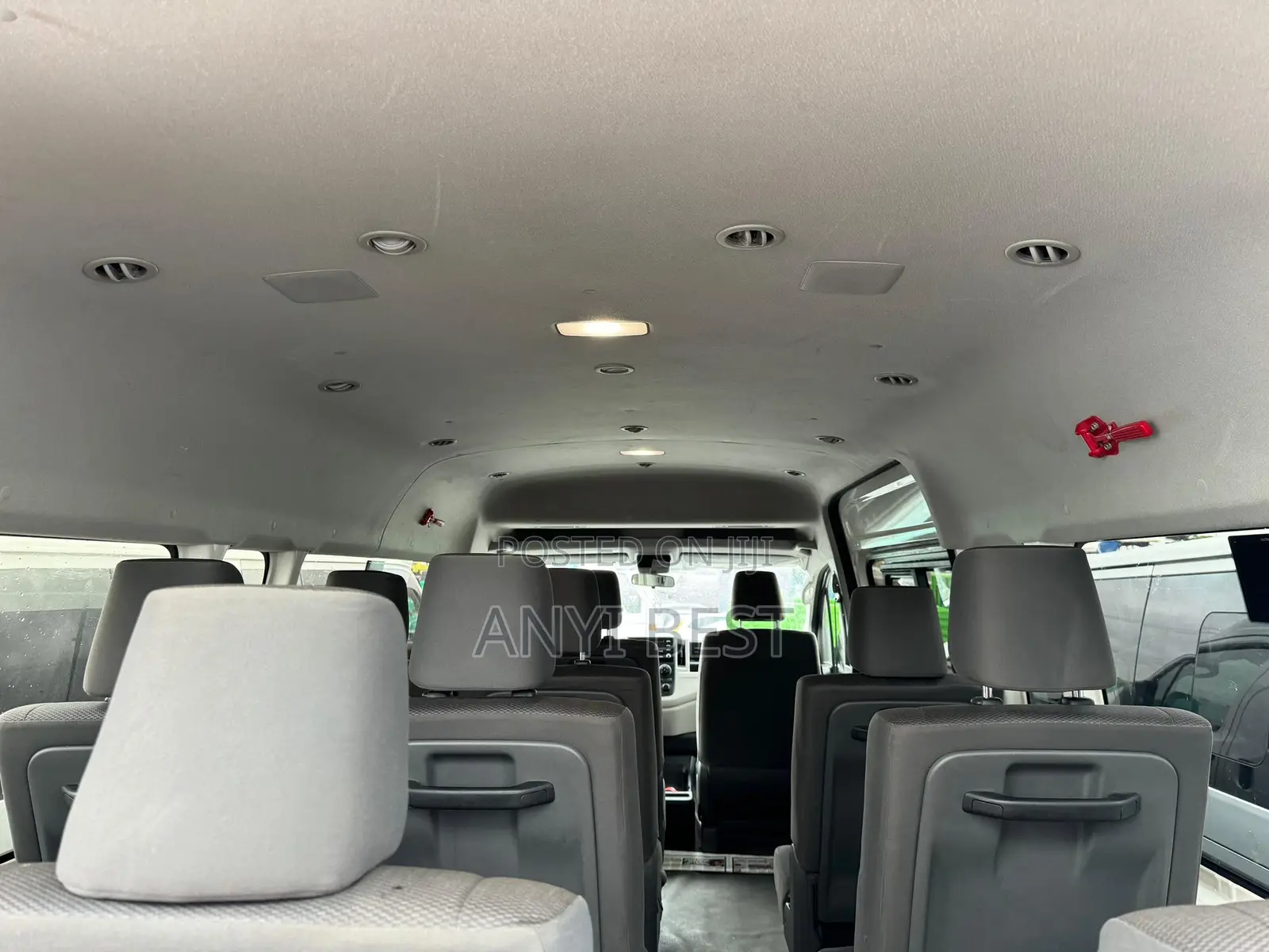 Toyota HiAce 2021 White