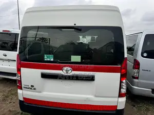 Toyota HiAce 2021 White