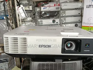 Epson Projector 5000 Lumens