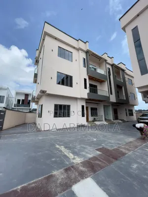 2bdrm Block of Flats in Lekki for sale