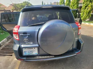 Toyota RAV4 2.5 4x4 2010 Gray