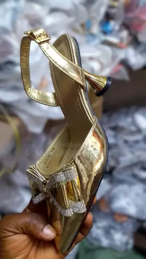 Ladies Gold Heeled Shoe